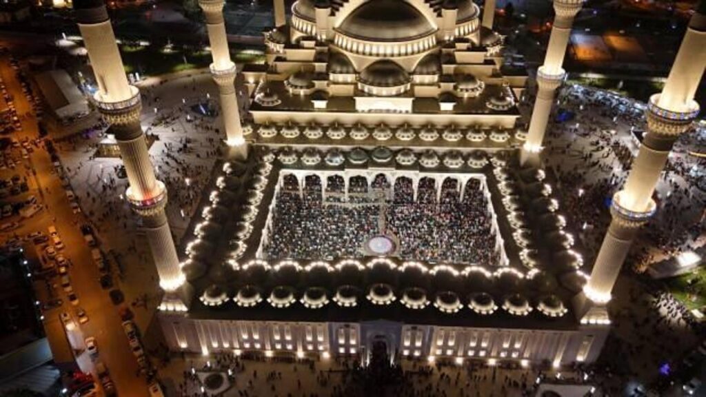 Şahinbey Millet Camii Kadir Gecesi’nde doldu taştı