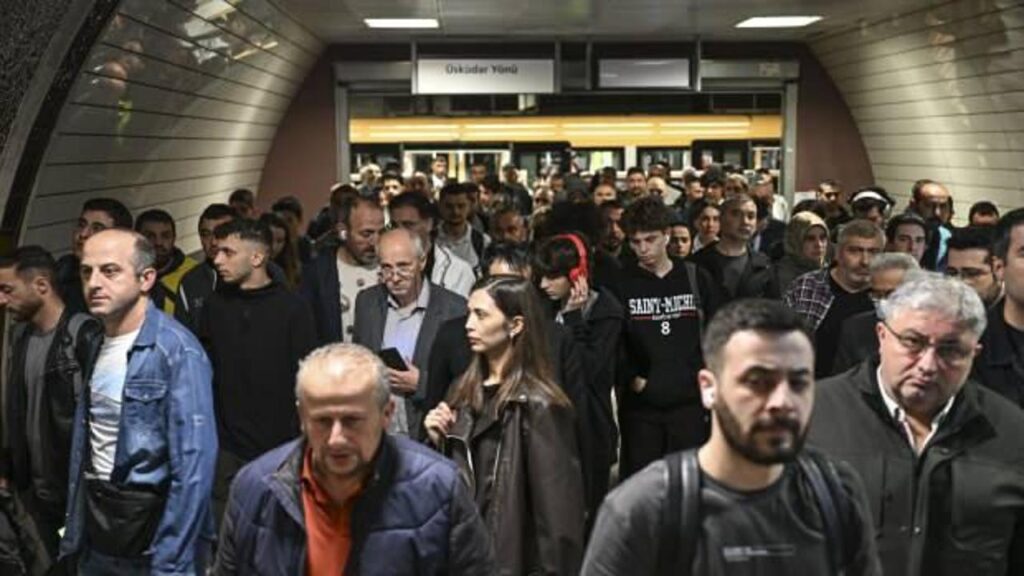 Üsküdar-Samandıra Metro Hattı’ndaki sorun 50 saattir giderilmedi: Vatandaş isyan etti!