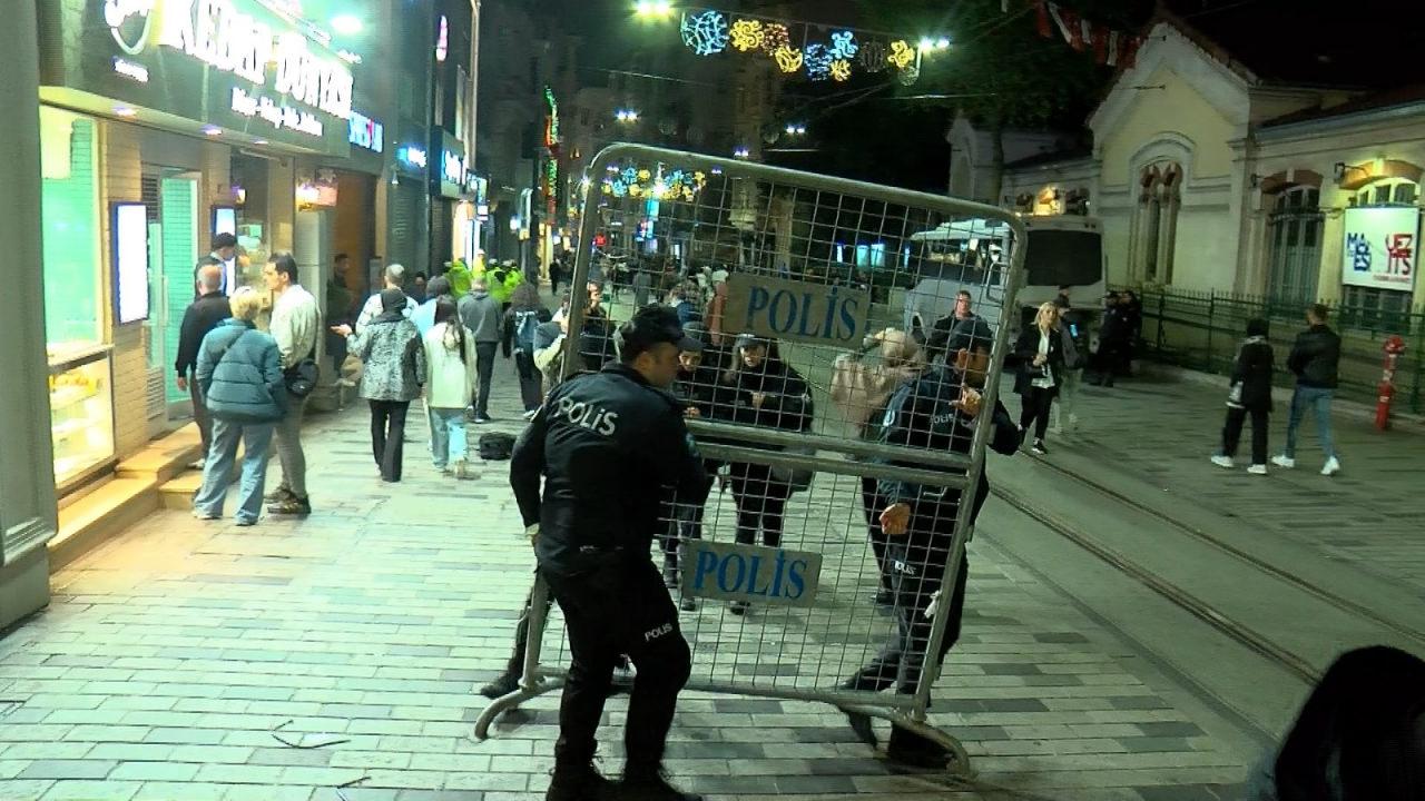 İstiklal Caddesi yaya trafiğine açıldı