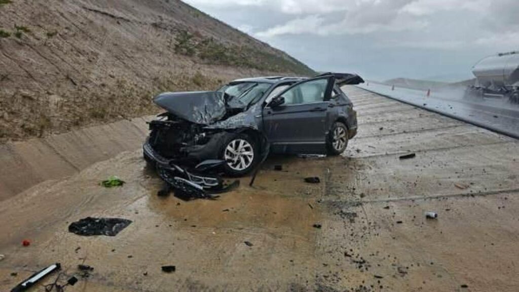 Feci kaza: Otomobil su kanalına girdi: 1 ölü, 3 yaralı