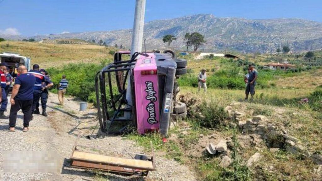 Antalya’da safari araçları çarpıştı: 16 yaralı