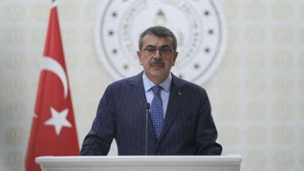 Bakan Tekin duyurdu: Yeni öğretmen kanunu geliyor!
