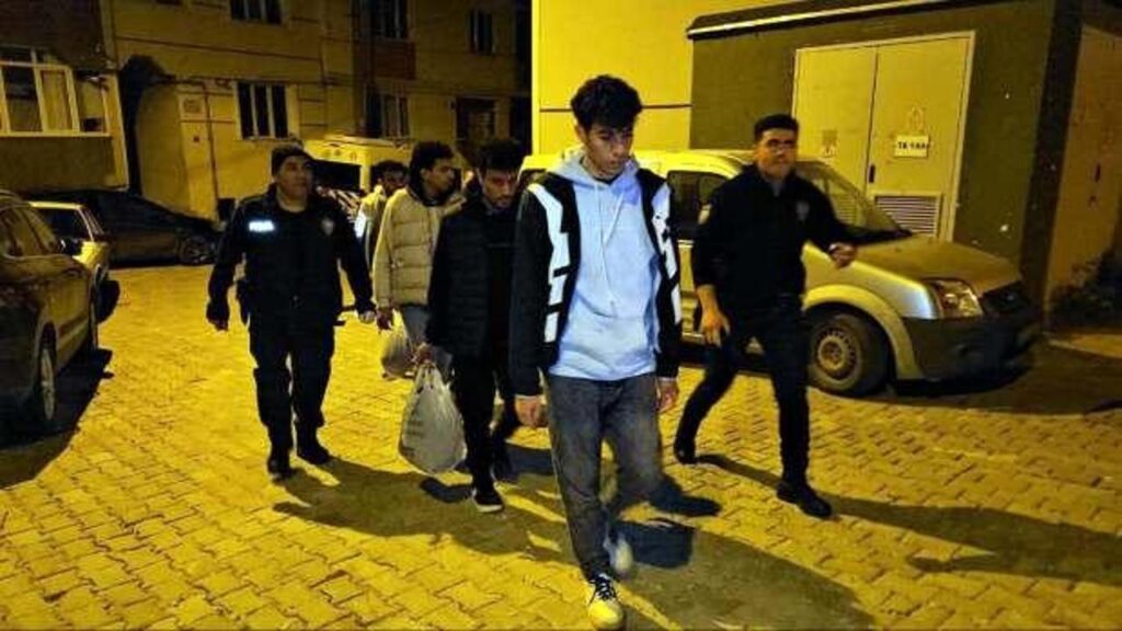 Edirne’de 8 kaçak göçmen yakalandı