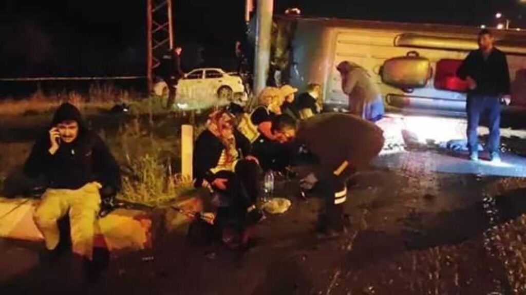 Konya’da midibüs ile minibüs çarpıştı: 24 yaralı