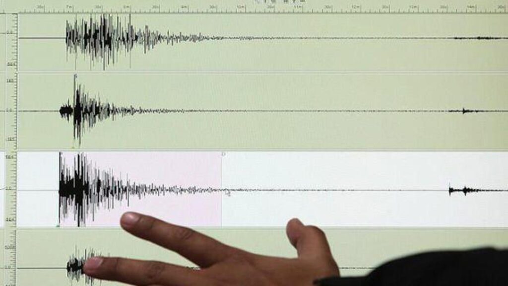 Meksika açıklarında 6,4 büyüklüğünde deprem