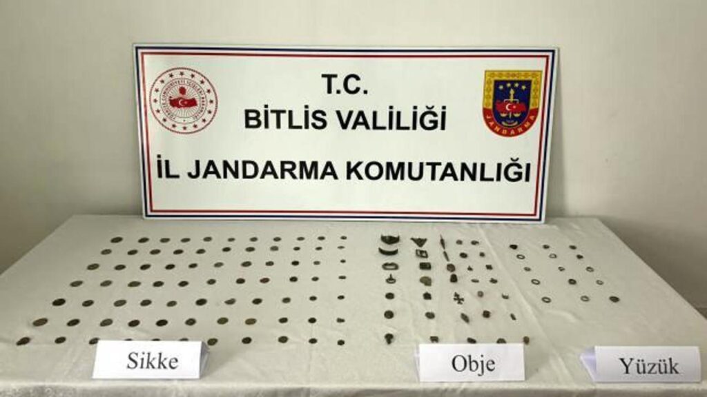 Tarihi eser hırsızları Ahlat’ı hedef aldı: 2 kişi gözaltında!