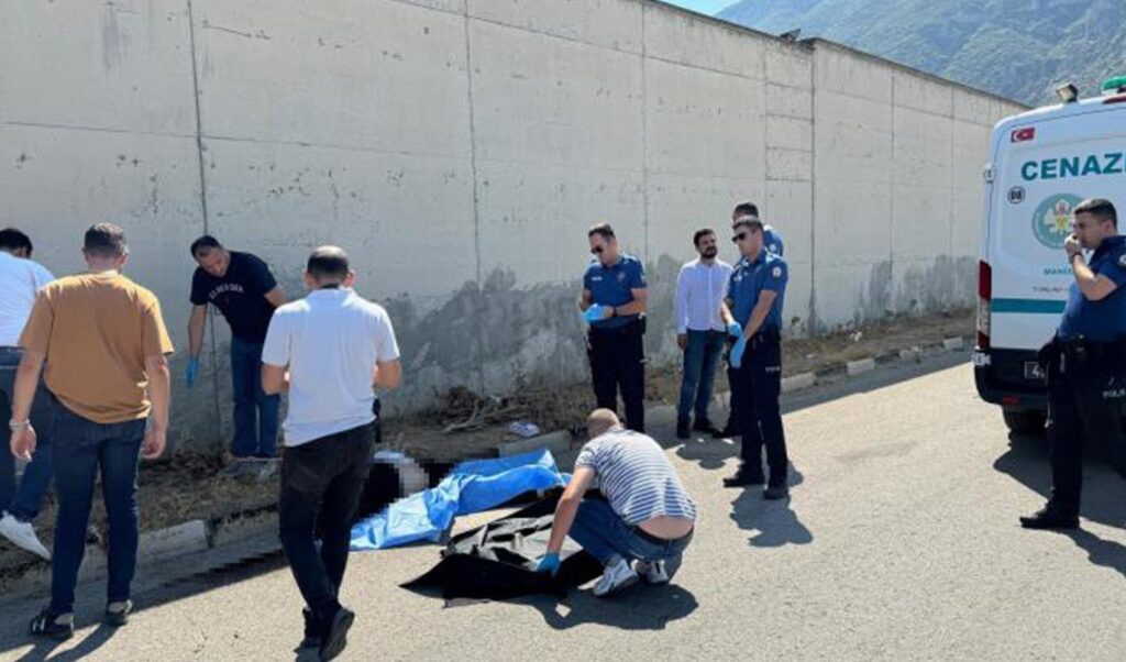 Manisa’da Şok Edici Olay: Babasını Öldüren Genç, Üvey Kız Kardeşini İstismar Ettiğini İddia Etti