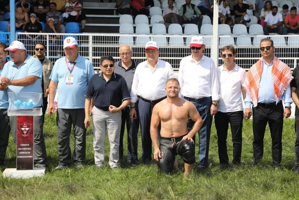 Vergi Rekortmeni ve İş Adamı İrfan Aydemir: Manisa’nın Yerel Amatör Spor Kulüplerini Destekliyor