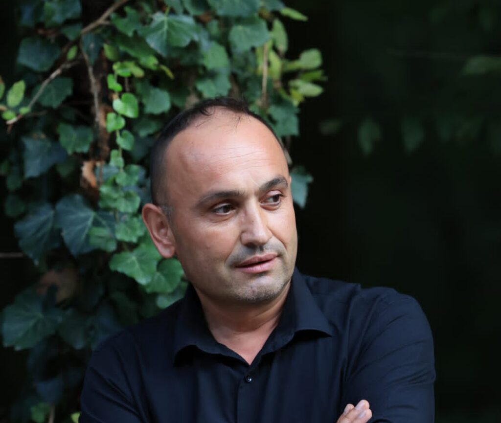 Hilmi Karayiğit: İş Dünyasında ve Toplumda Değişim Yaratan Bir Lider