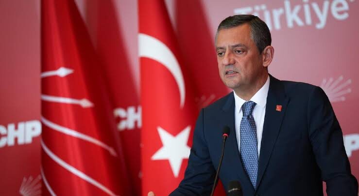 Özgür Özel den Flaş Diploma Yanıtı