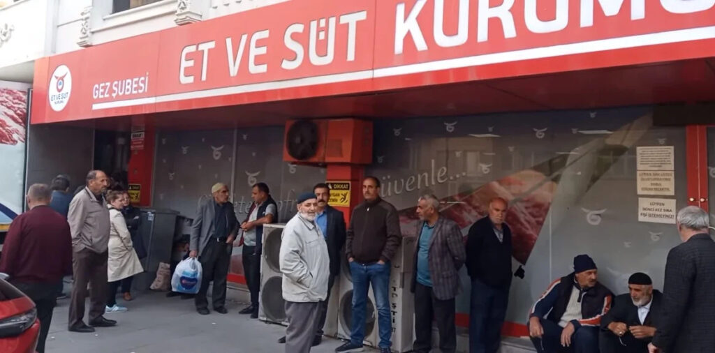 Emekliler iktidara seslendi Emekli maaşıyla geçinmek mümkün değil, çok zor