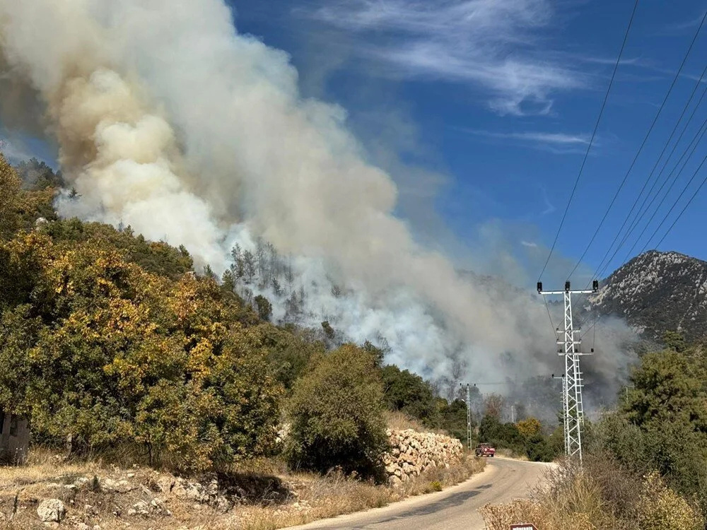 Antalya da Orman Yangını Ekiplerin Müdahalesi Sürüyor!