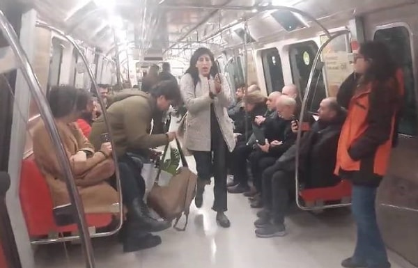 Metrolarda Ekrem İmamoğlunun Sesinden Anonslar Yapıldı