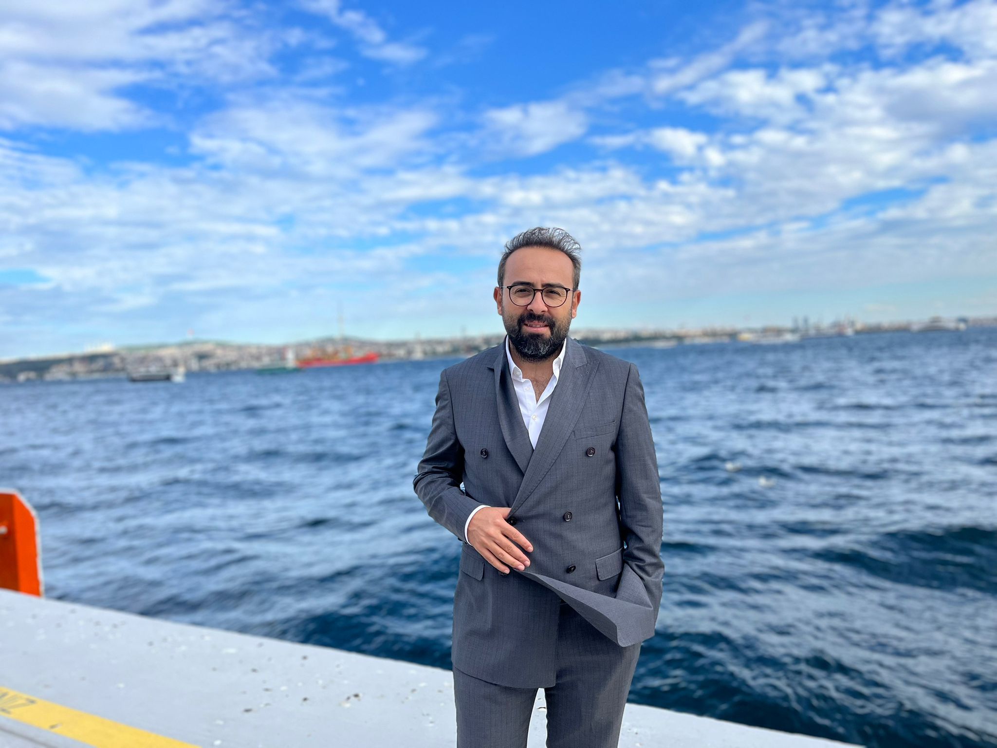 İstanbul’un Ruhunu Satırlara Taşıyan Yeni Eser: Eğitimci Ünlü Yazar Ömer Şahan’dan Anlamlı Kitap Serisi