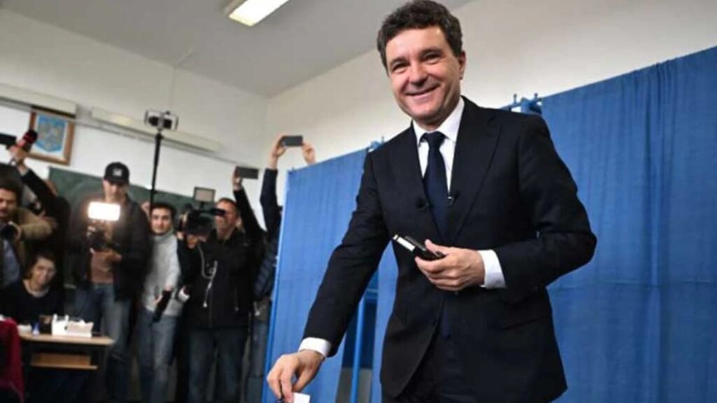 Romanya nın Yeni Cumhurbaşkanı Bağımsız Aday Dan Oldu