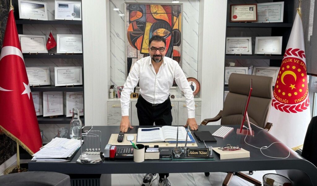 Saç Ekimi Uzmanı Adem Köse, Avrupa’da Başarılarıyla Zirvede!