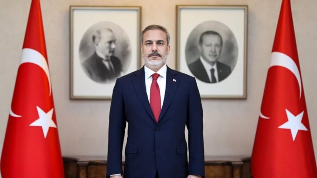 TÜRK DIŞ POLİTİKASINDA HAKAN FİDAN MODELİ: OPERATİF-DİPLOMATİK HİBRİT YAKLAŞIMIN İNŞASI